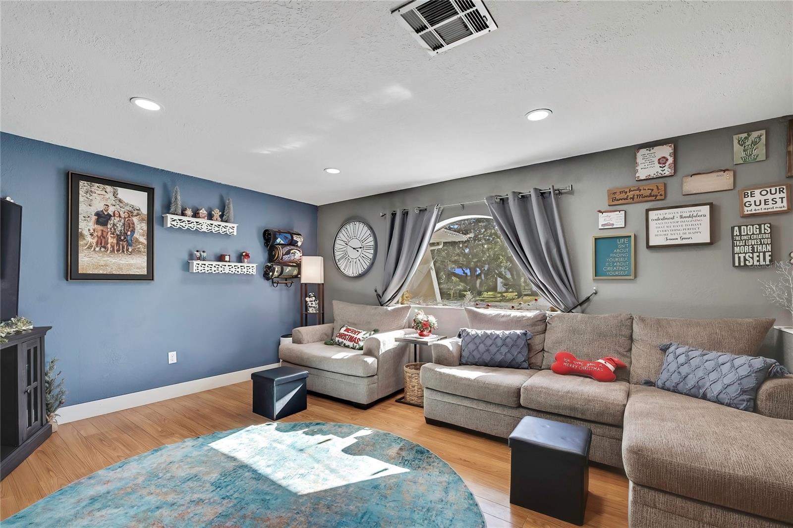 SPRING HILL - Residential