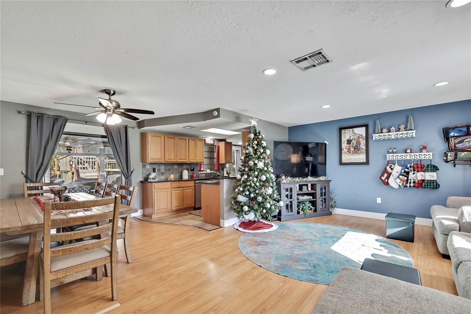 SPRING HILL - Residential