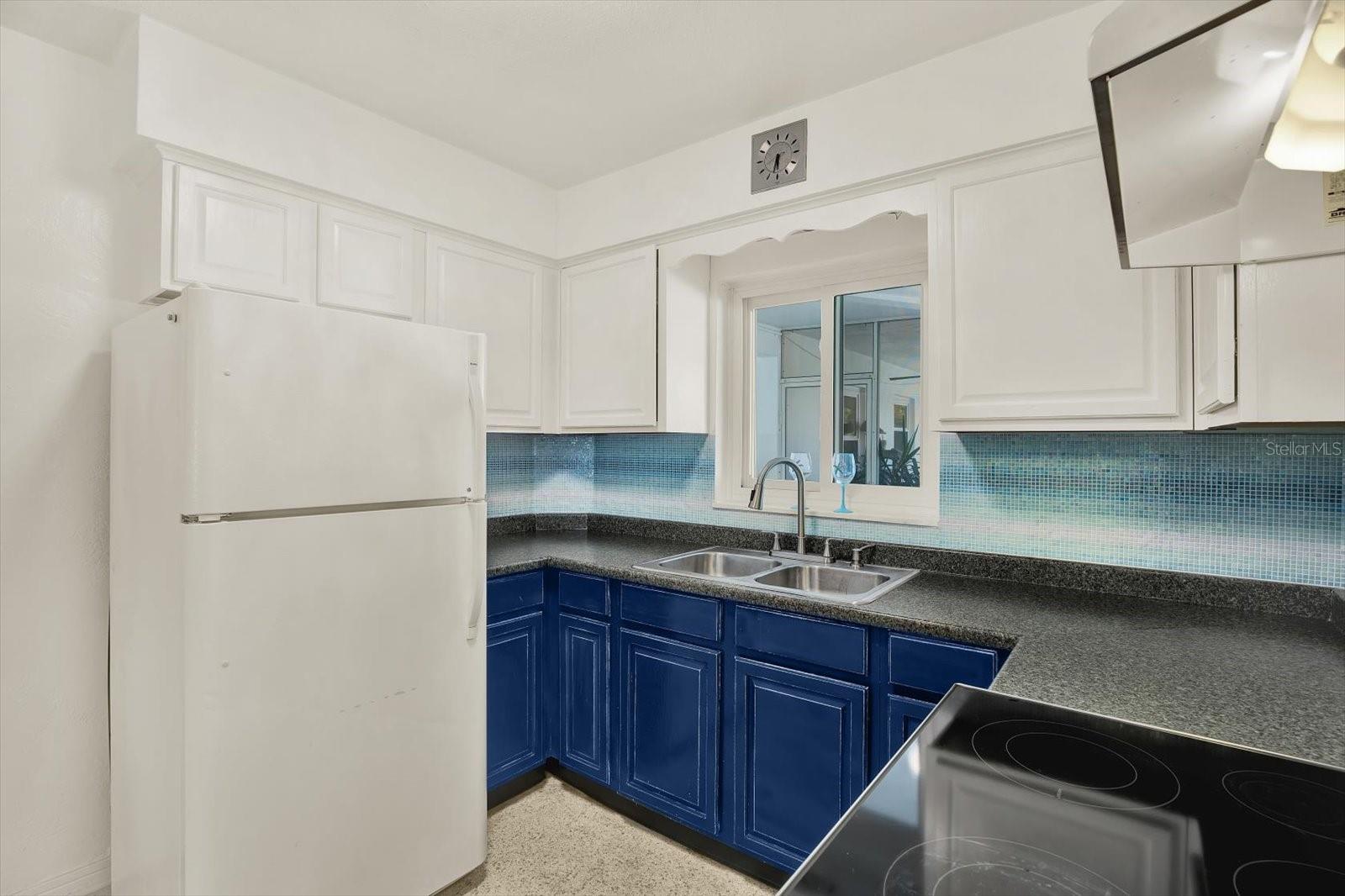 MAXIMO HARBOUR CONDO - Residential