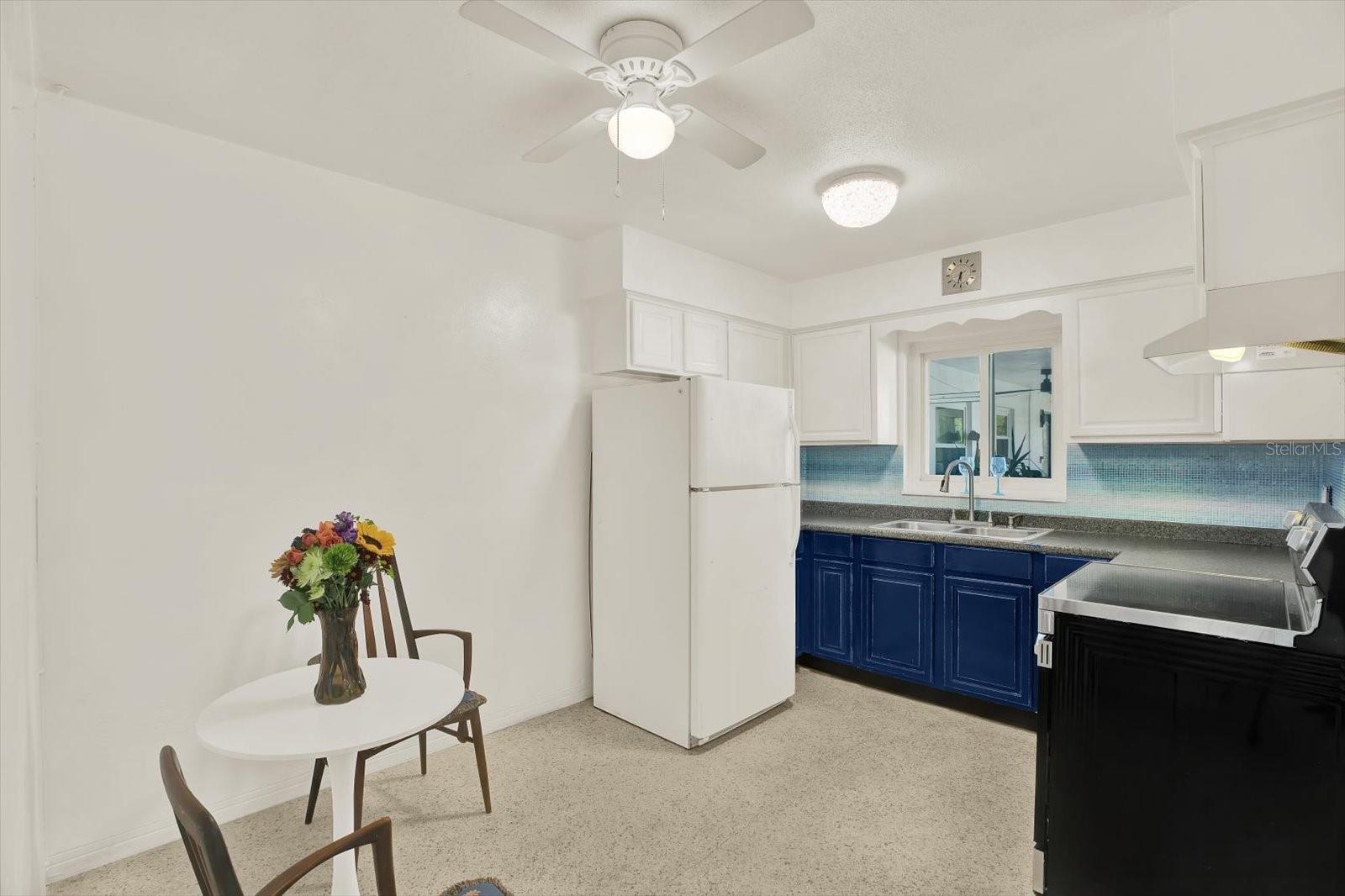 MAXIMO HARBOUR CONDO - Residential