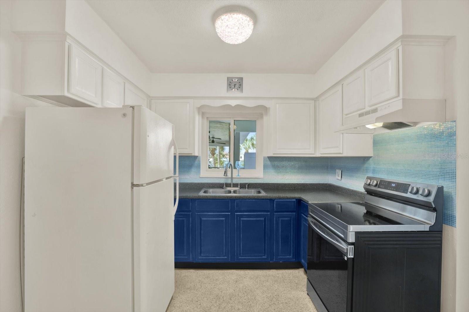 MAXIMO HARBOUR CONDO - Residential