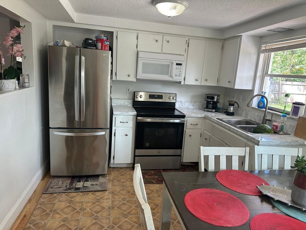 Photo of 192 Tulane Road, Venice, FL 34293 (MLS # TB8382409)