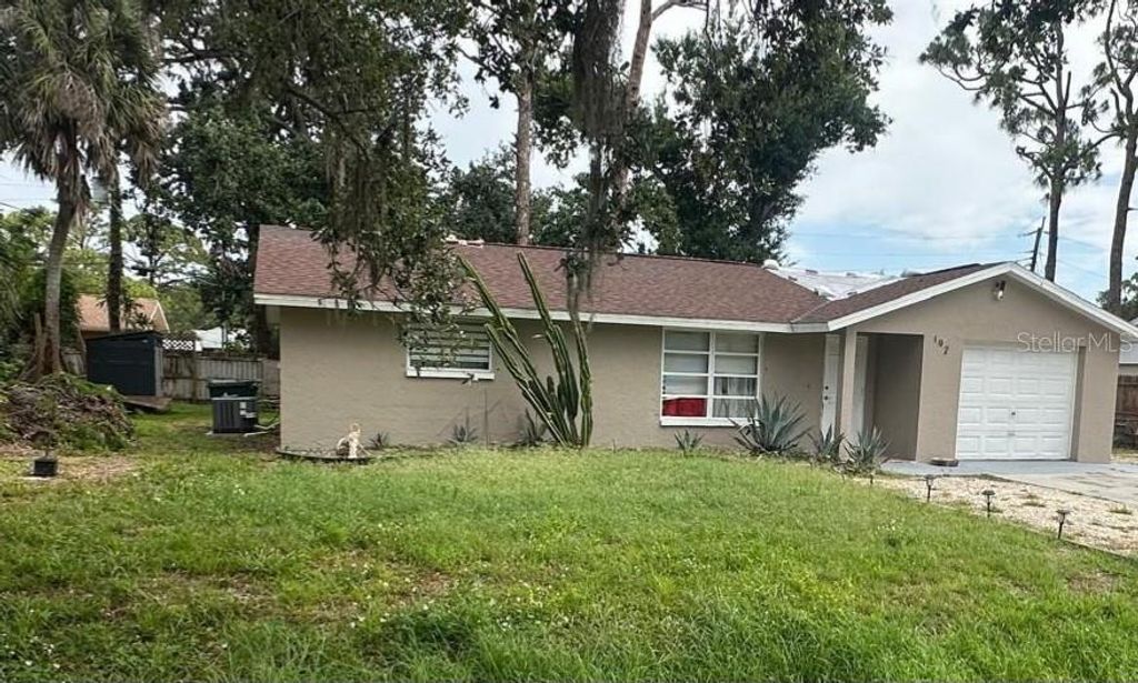 Photo of 192 Tulane Road, Venice, FL 34293 (MLS # TB8382409)