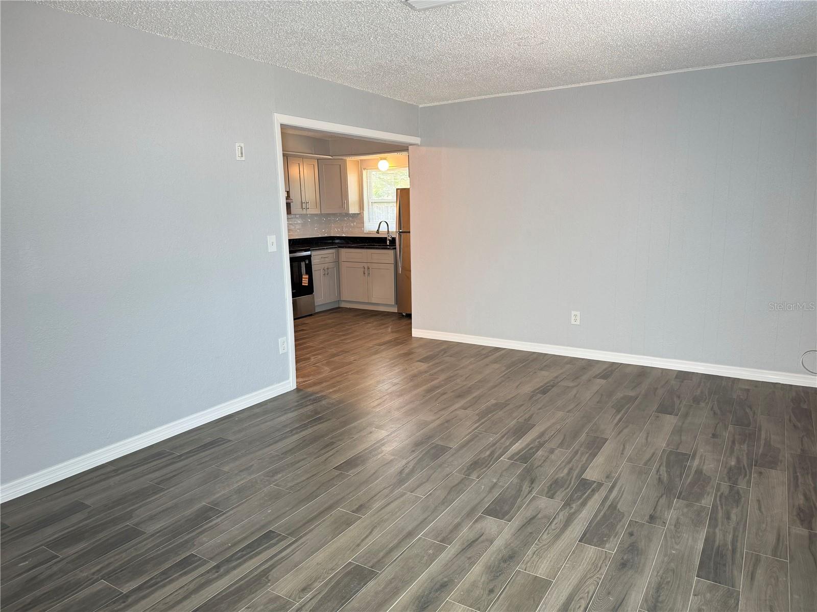 WHITEGATES SUB - Residential Lease