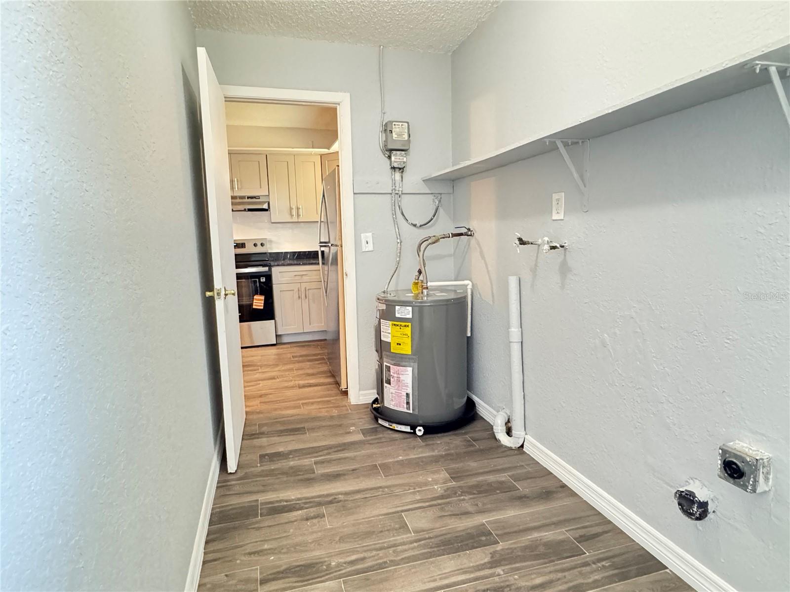 WHITEGATES SUB - Residential Lease