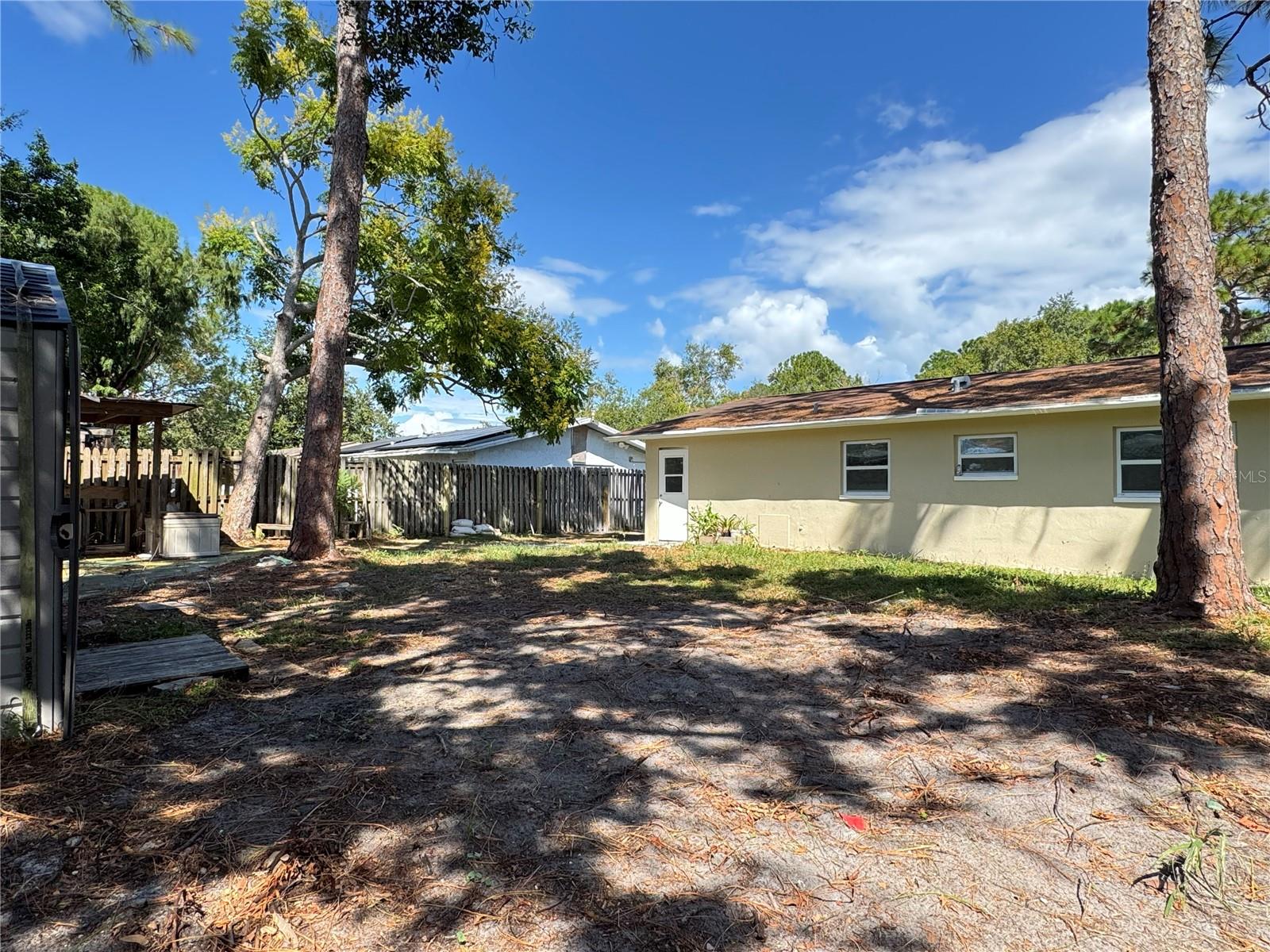 WHITEGATES SUB - Residential Lease