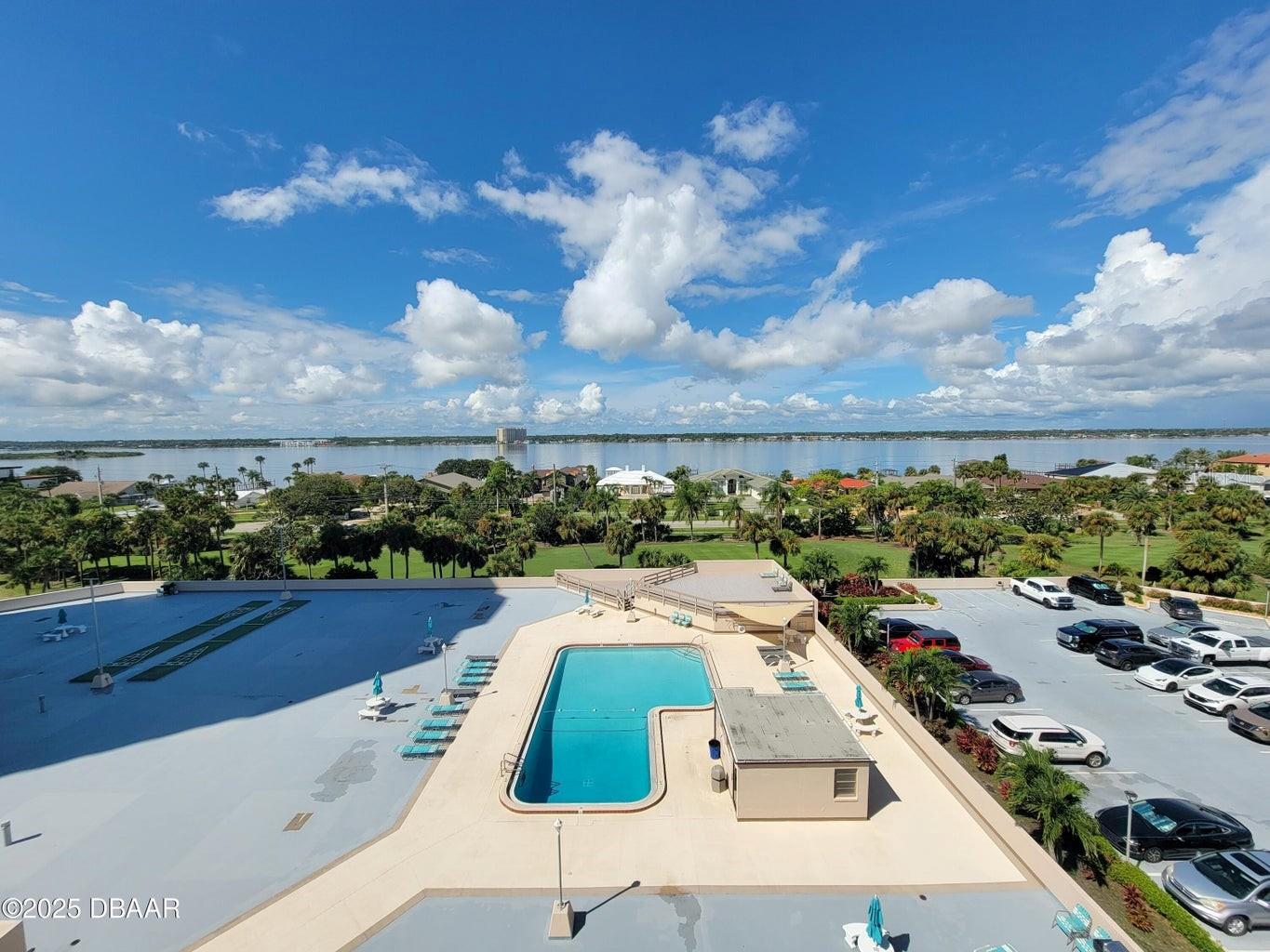 OCEANS WEST ONE - Residential