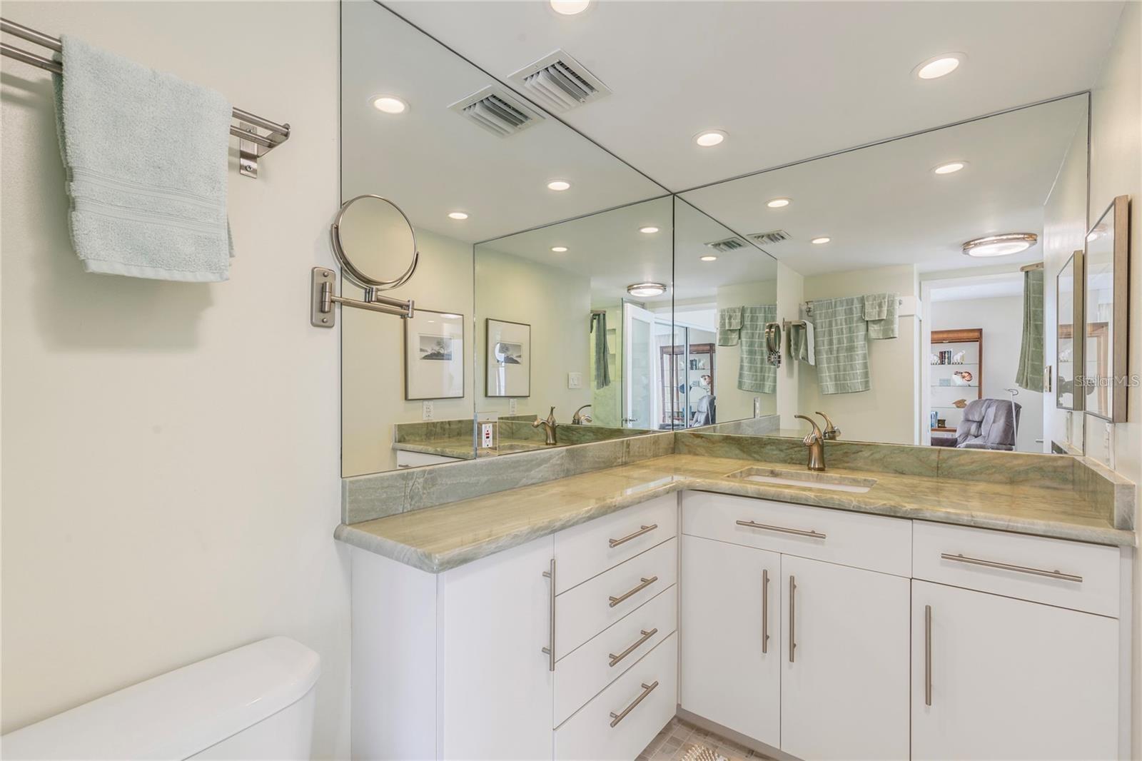 440 WEST CONDO - Residential Lease