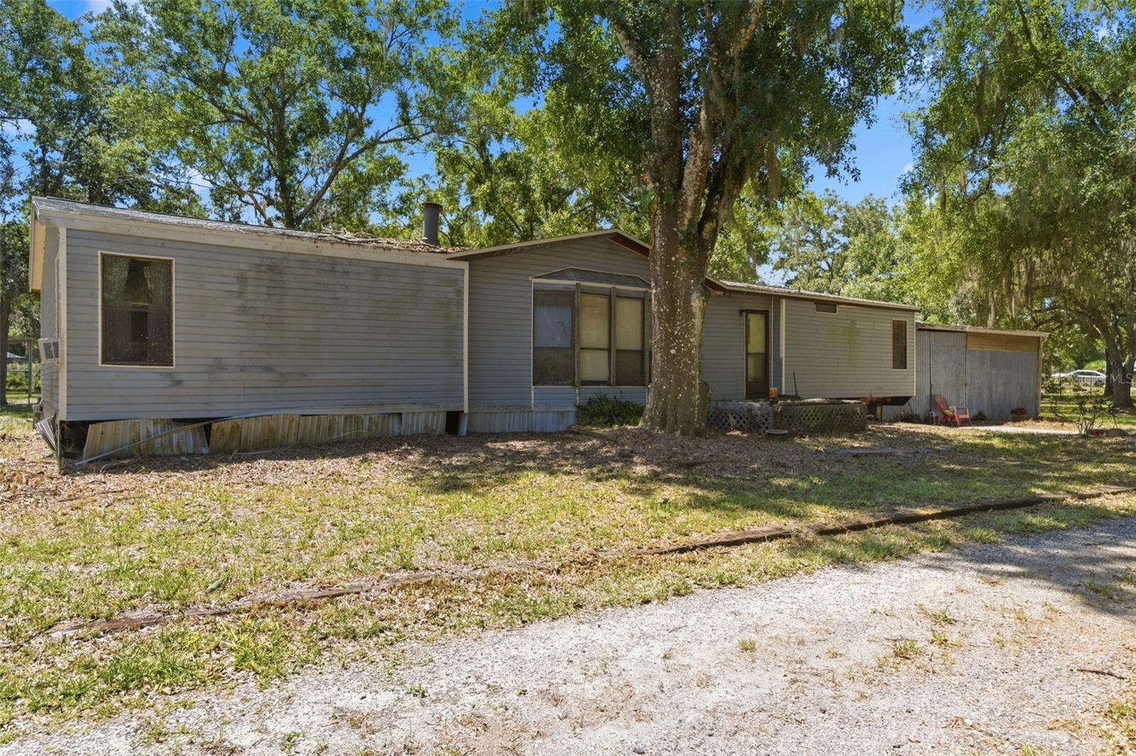 1136 WILDWOOD LANE