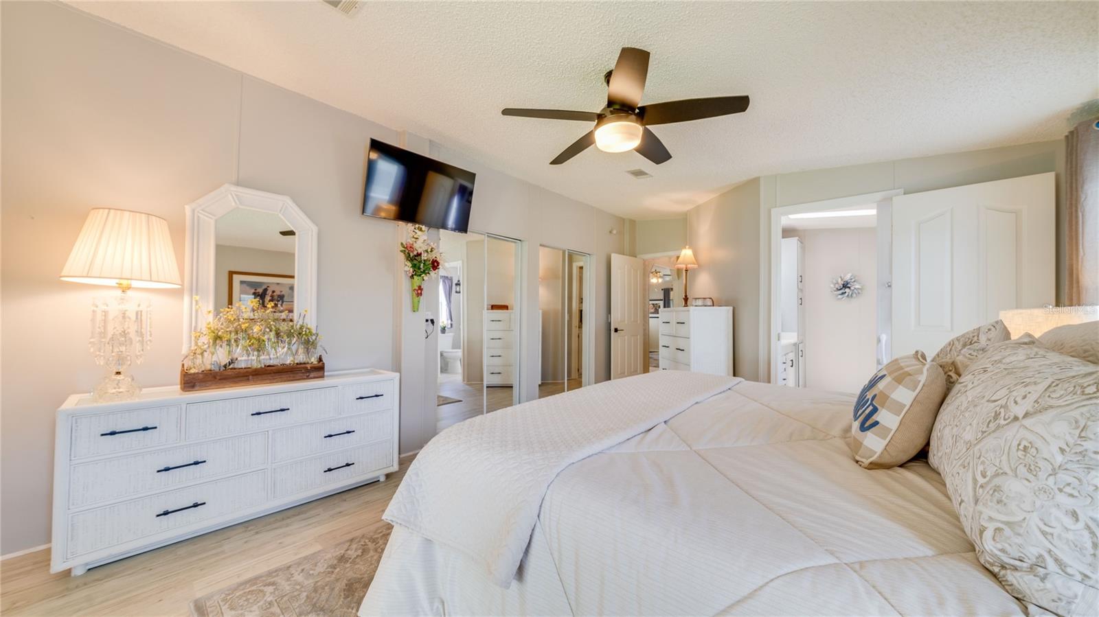 HORIZON VILLAGE - Residential
