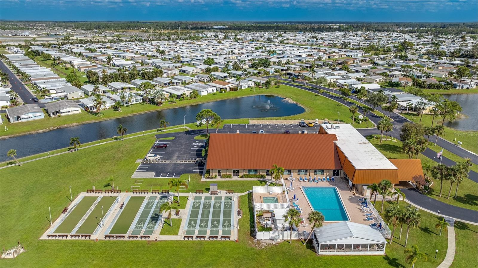 HORIZON VILLAGE - Residential