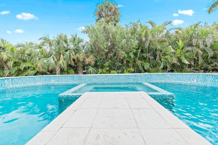 SAINT ARMANDS DIV JOHN RINGLING ESTATES - Residential