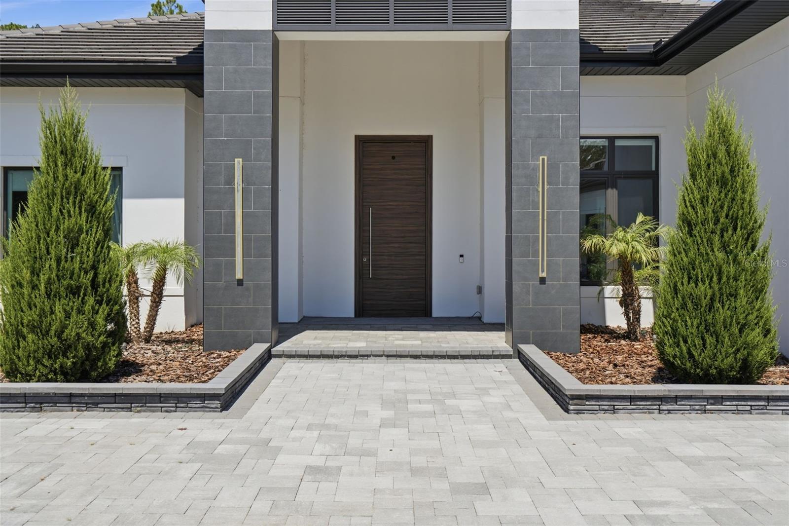 15800 PENDIO DRIVE