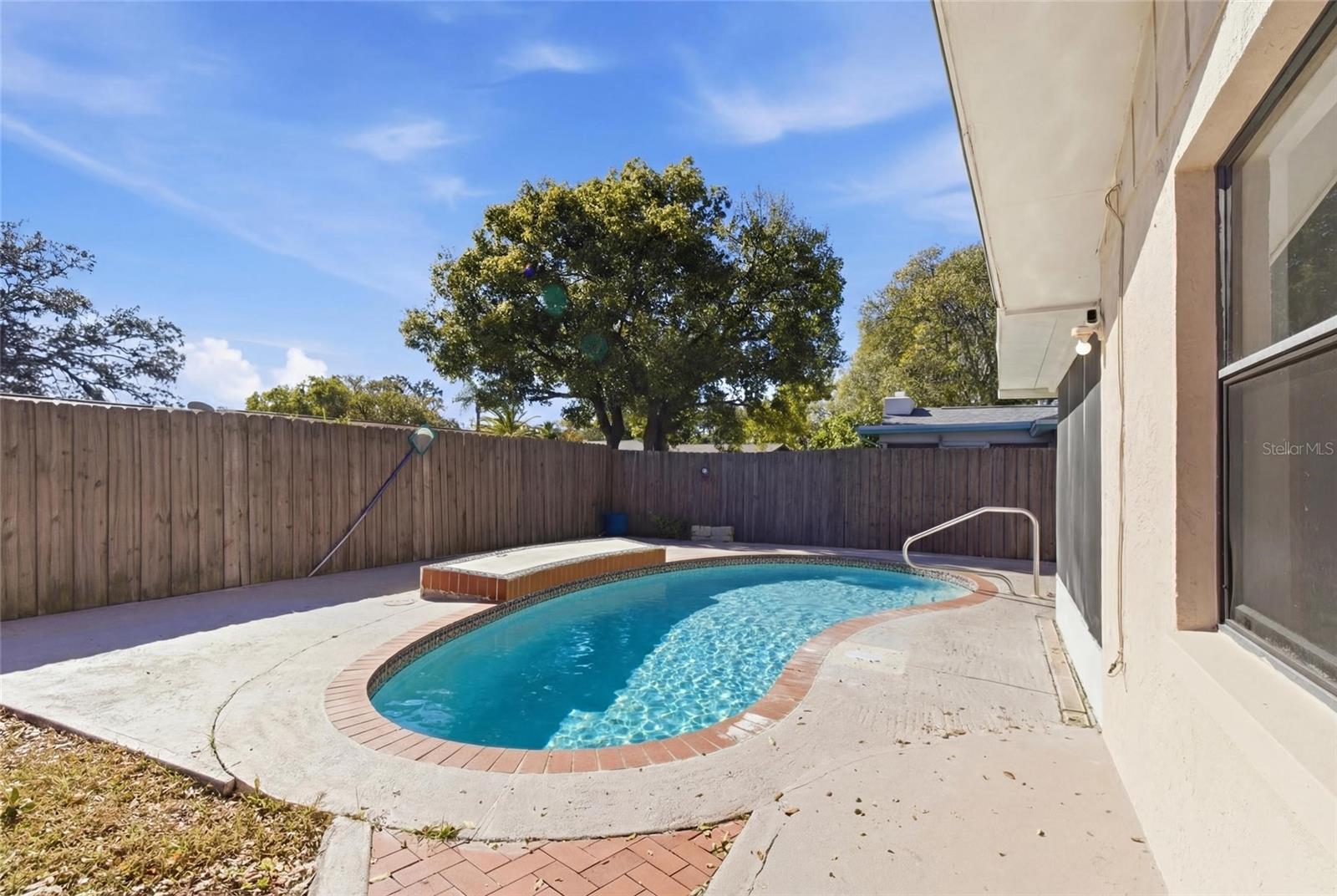 EMBASSY HILLS - Residential