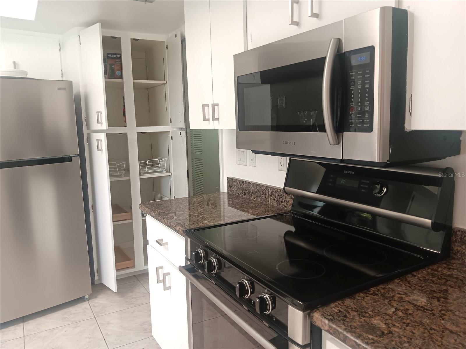 CENTER GATE VILLAGE 4 - Residential