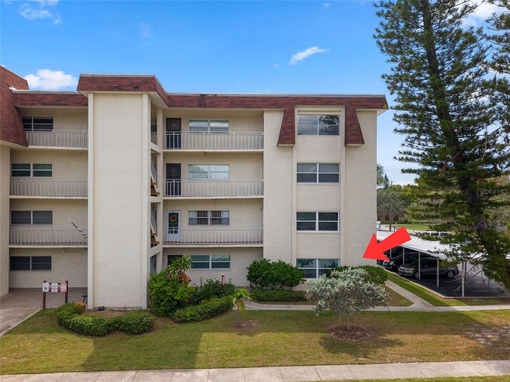 Photo of 209 NE Lincoln Circle N #109, St Petersburg, FL 33702 (MLS # TB8429515)