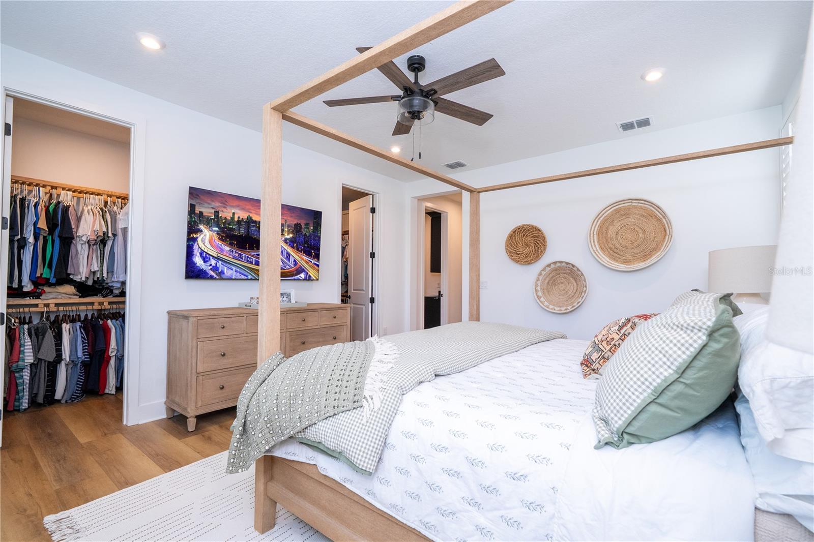 CELEBRATION ISLAND VILLAGE - Residential
