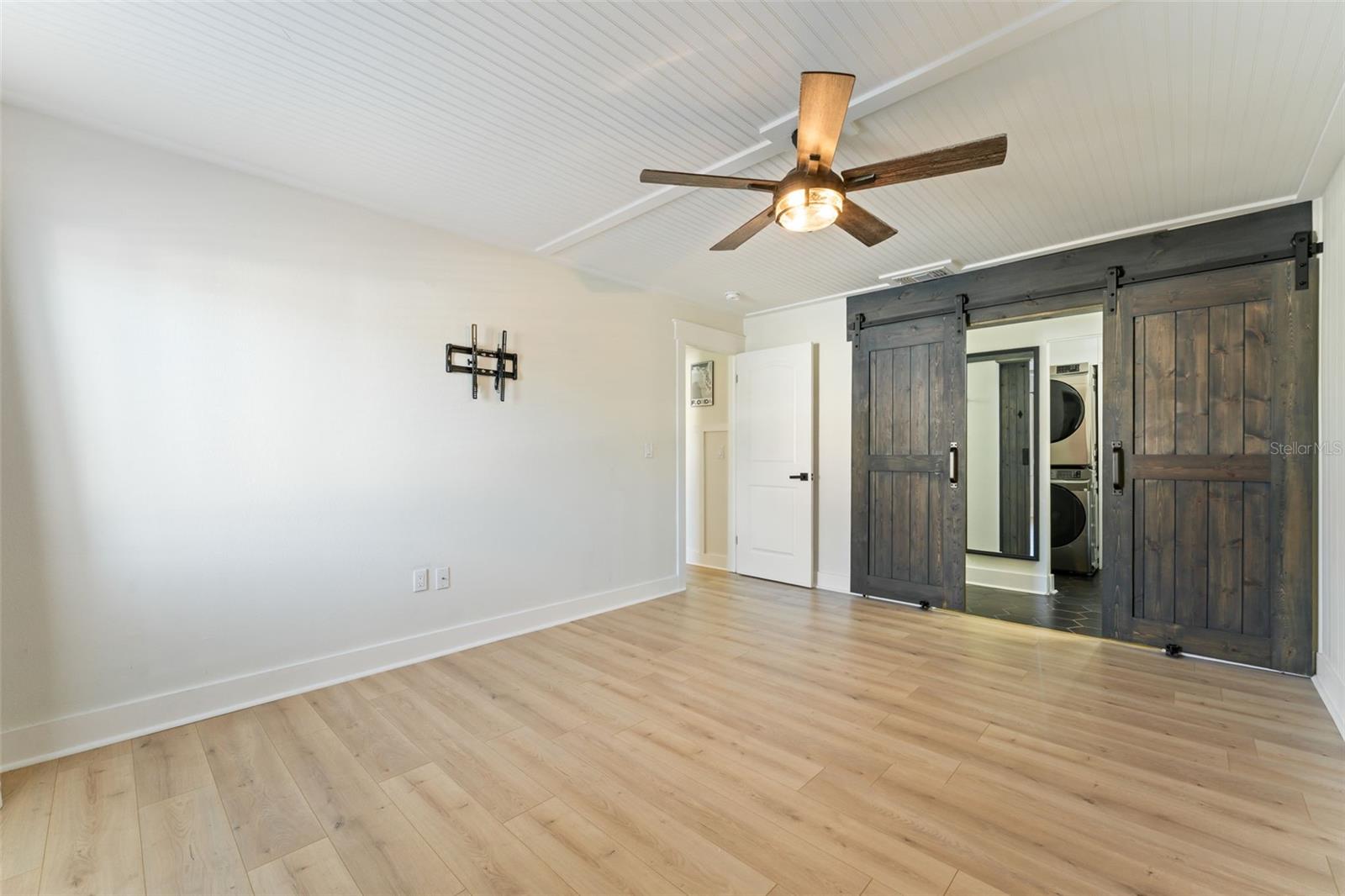 PEPPERTREE LAKE CONDO - Residential