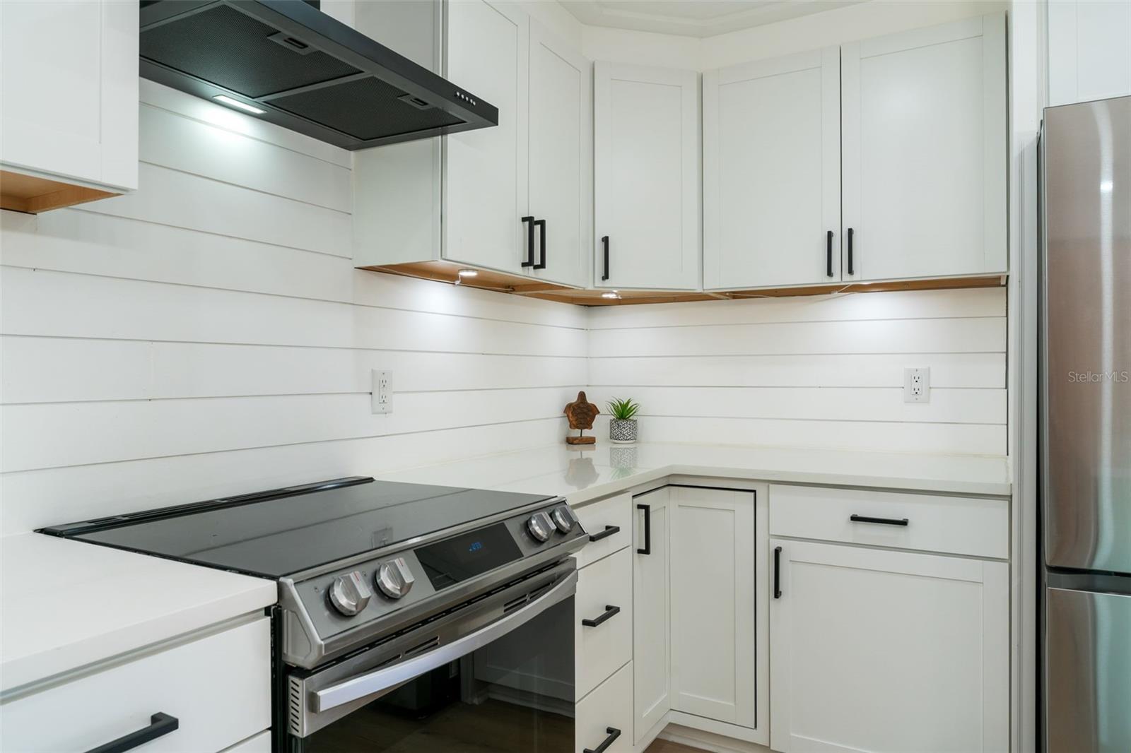 PEPPERTREE LAKE CONDO - Residential