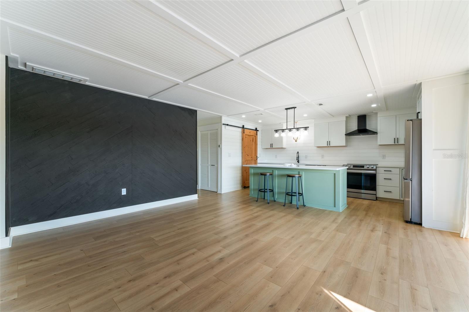 PEPPERTREE LAKE CONDO - Residential