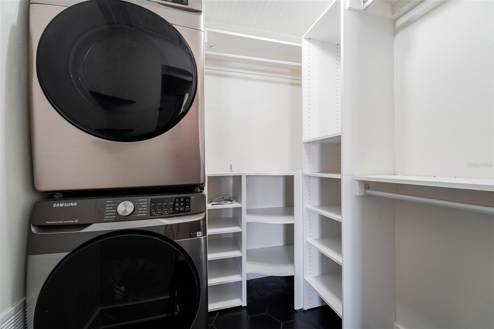 PEPPERTREE LAKE CONDO - Residential