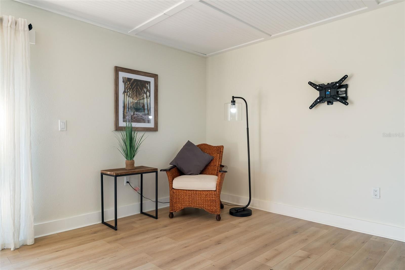 PEPPERTREE LAKE CONDO - Residential