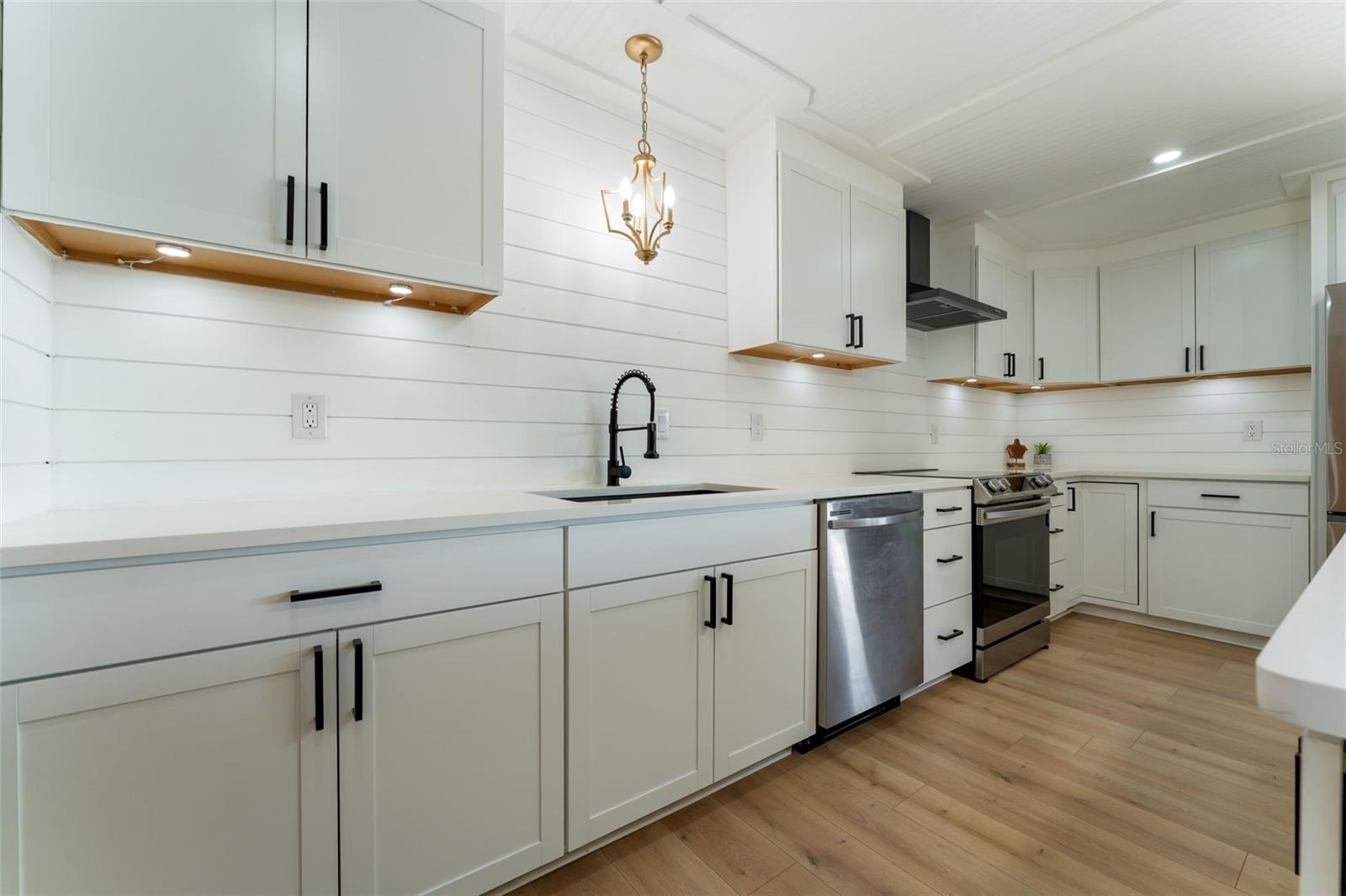 PEPPERTREE LAKE CONDO - Residential