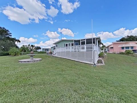 A home in LAKELAND