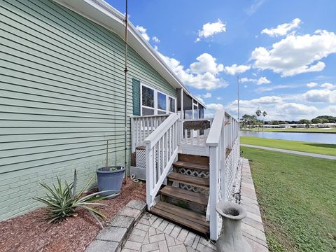 A home in LAKELAND