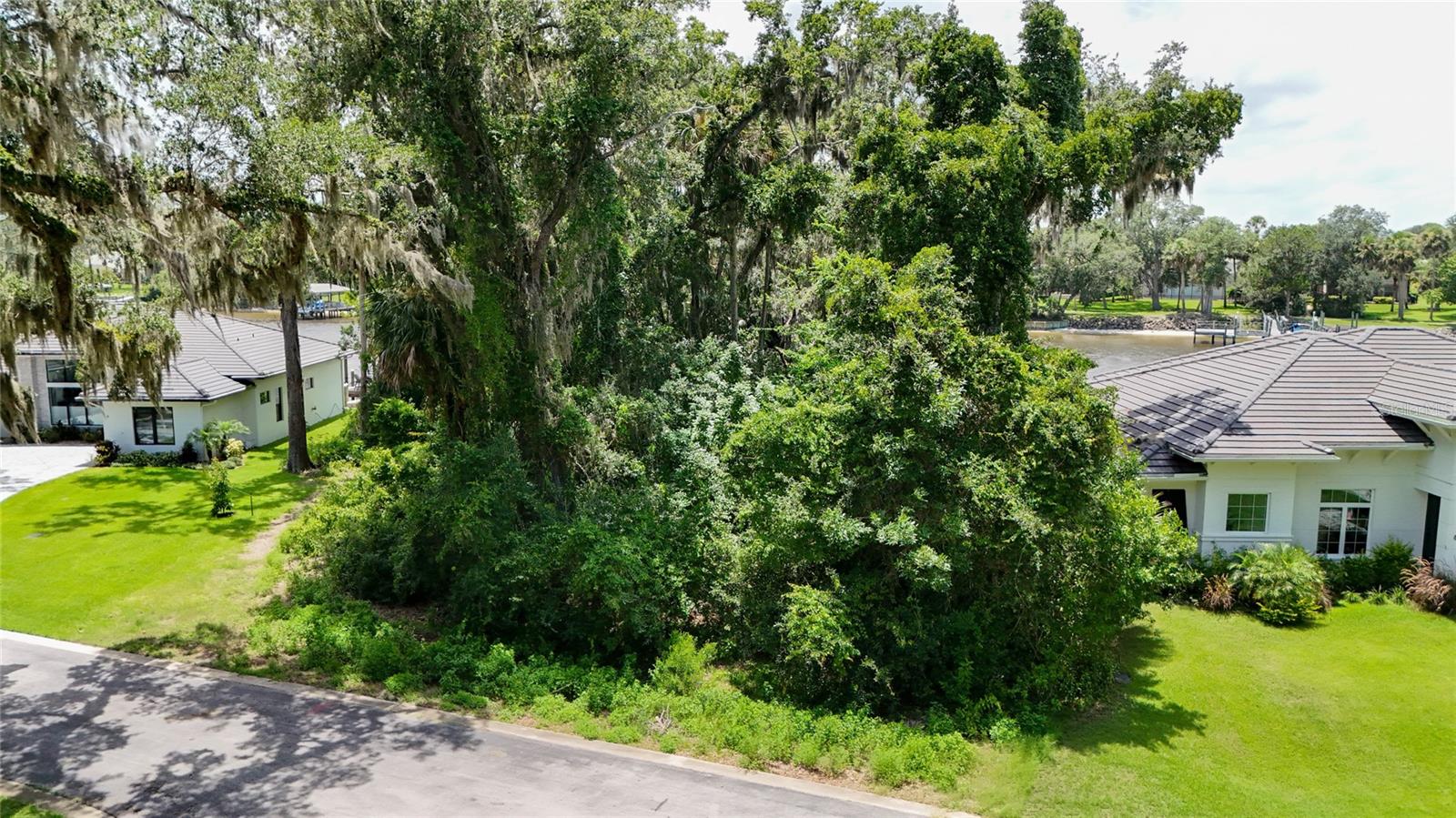 RIVER OAKS/HAMMOCK - Land
