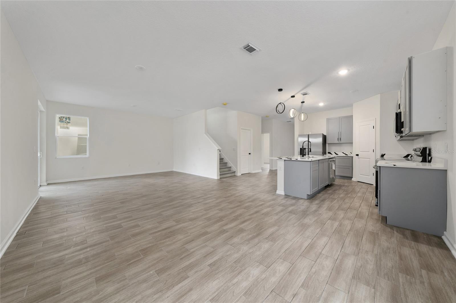 6404 SPRUCEPINE LANE