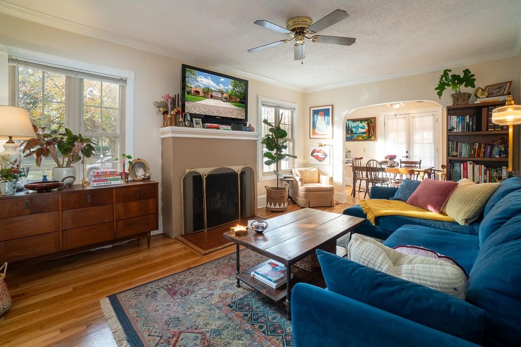 Photo of 443 N Shine Avenue, Orlando, FL 32803 (MLS # O6381401)