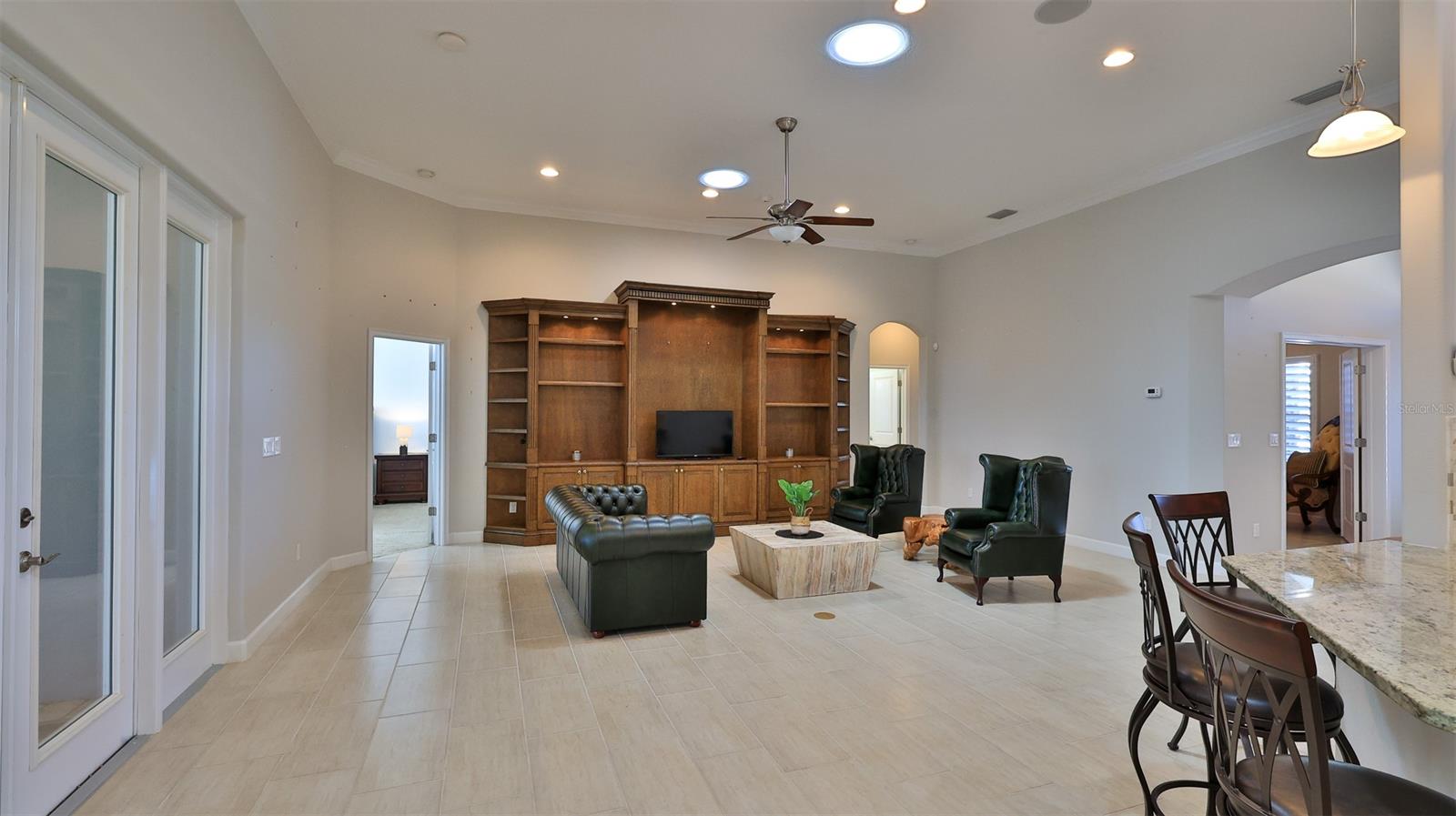 Venetian Bay Ph 02 Un 01 - Residential Lease