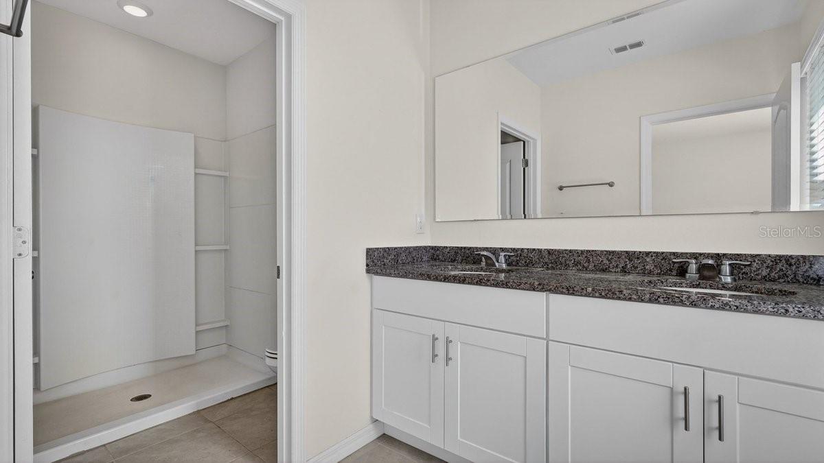 BELLA OAKS - Residential