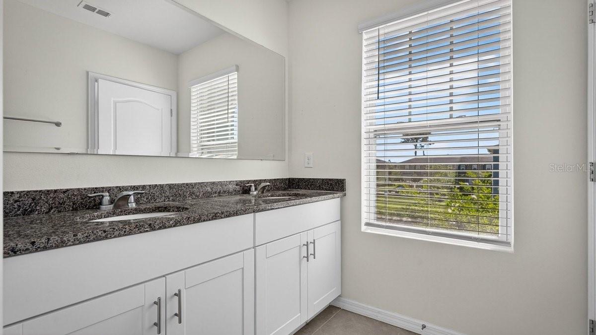 BELLA OAKS - Residential