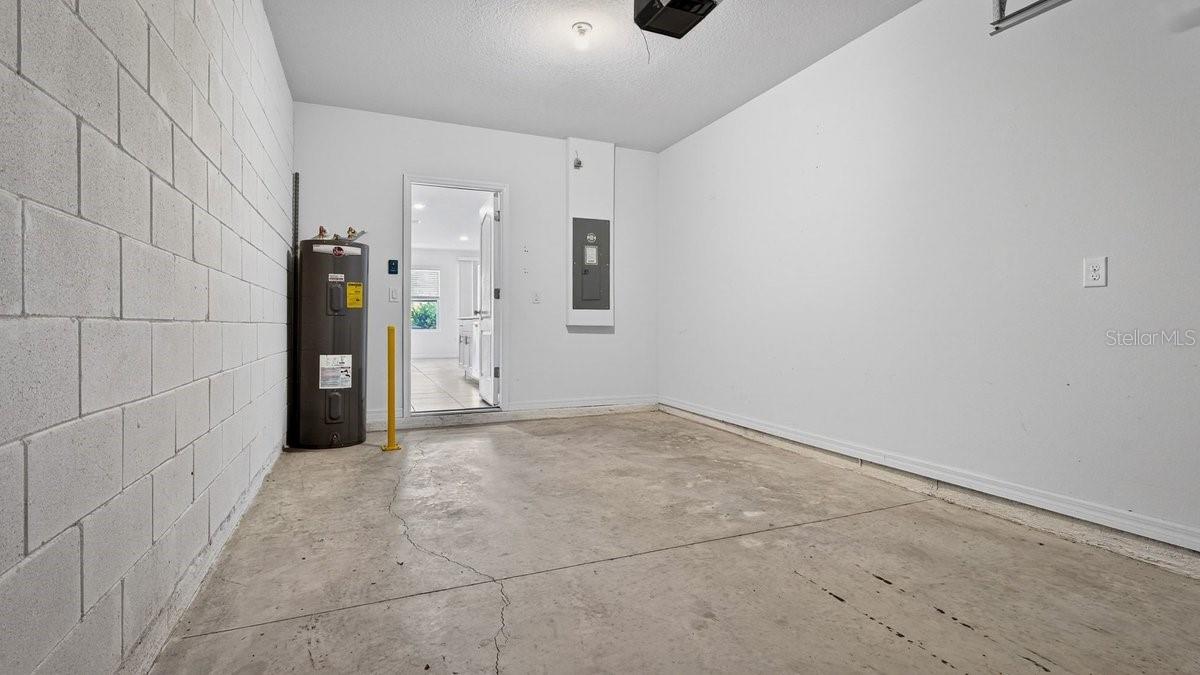 BELLA OAKS - Residential