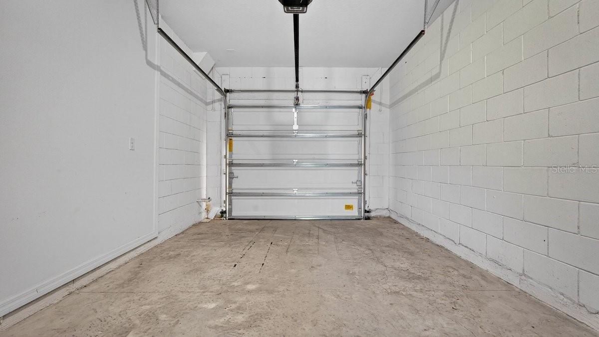 BELLA OAKS - Residential