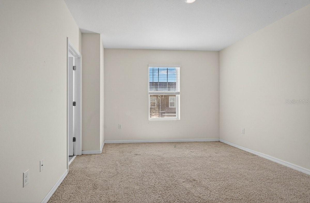 BELLA OAKS - Residential