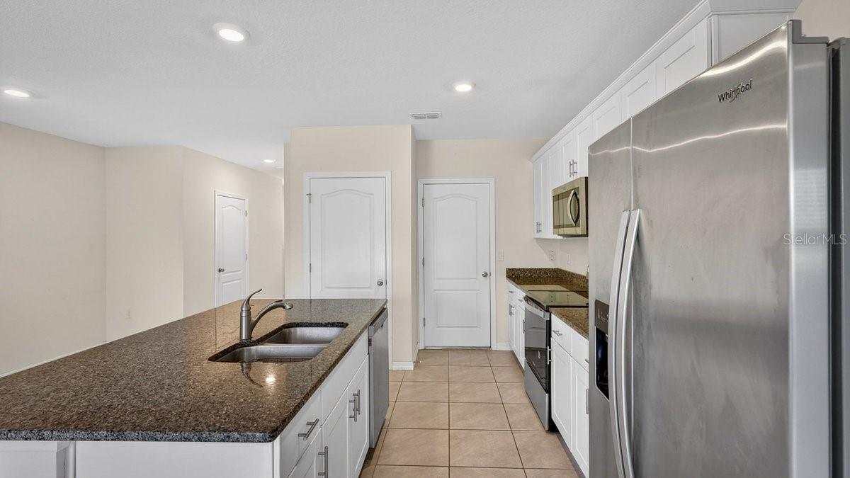 BELLA OAKS - Residential