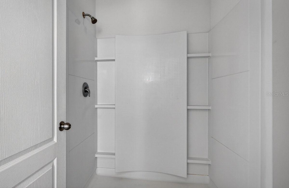 BELLA OAKS - Residential