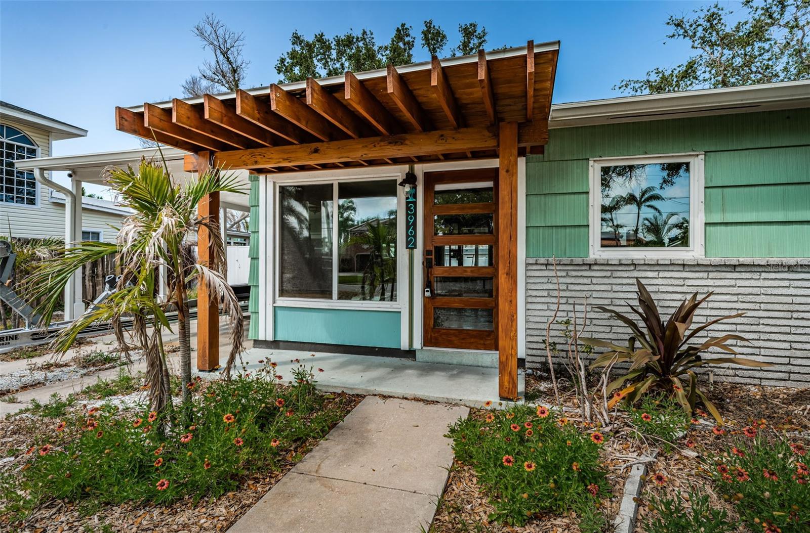 3962 POINSETTIA DRIVE