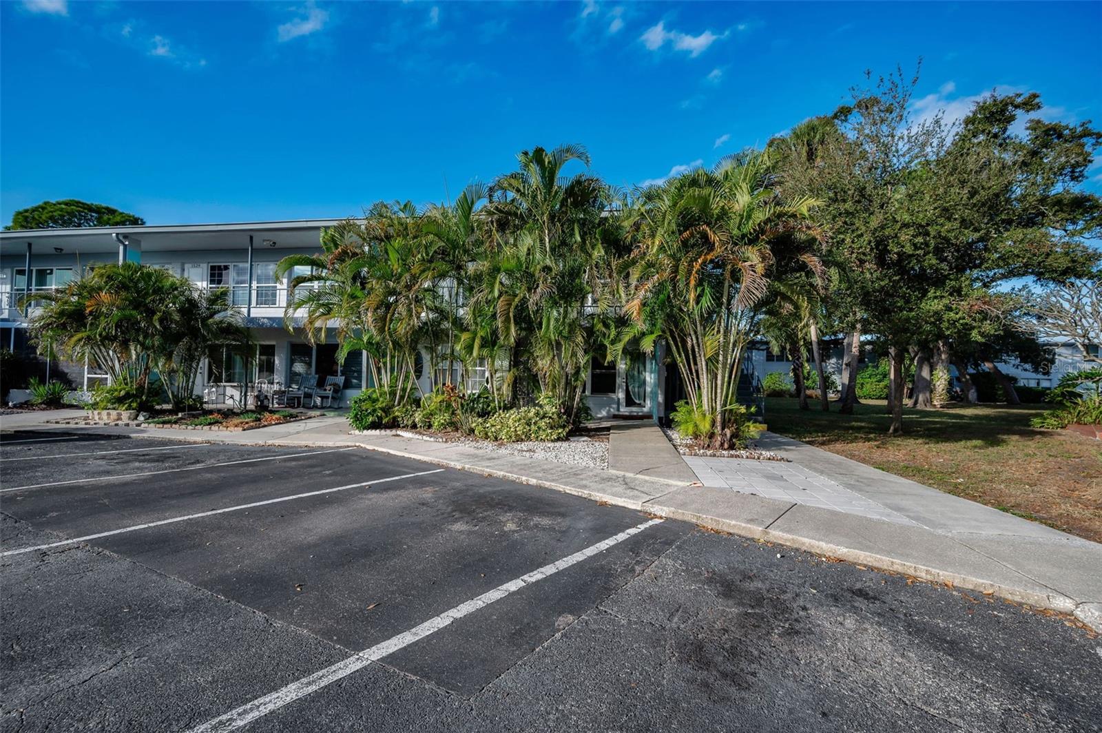 CLEARVIEW OAKS PARADISE - Residential