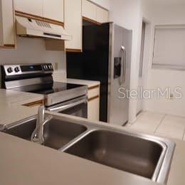 COVE CAY VILLAGE III - Residential Lease