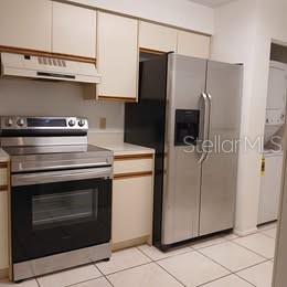 COVE CAY VILLAGE III - Residential Lease