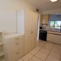 COVE CAY VILLAGE III - Residential Lease