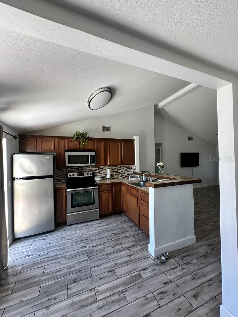 9408 ROSEBURY COURT