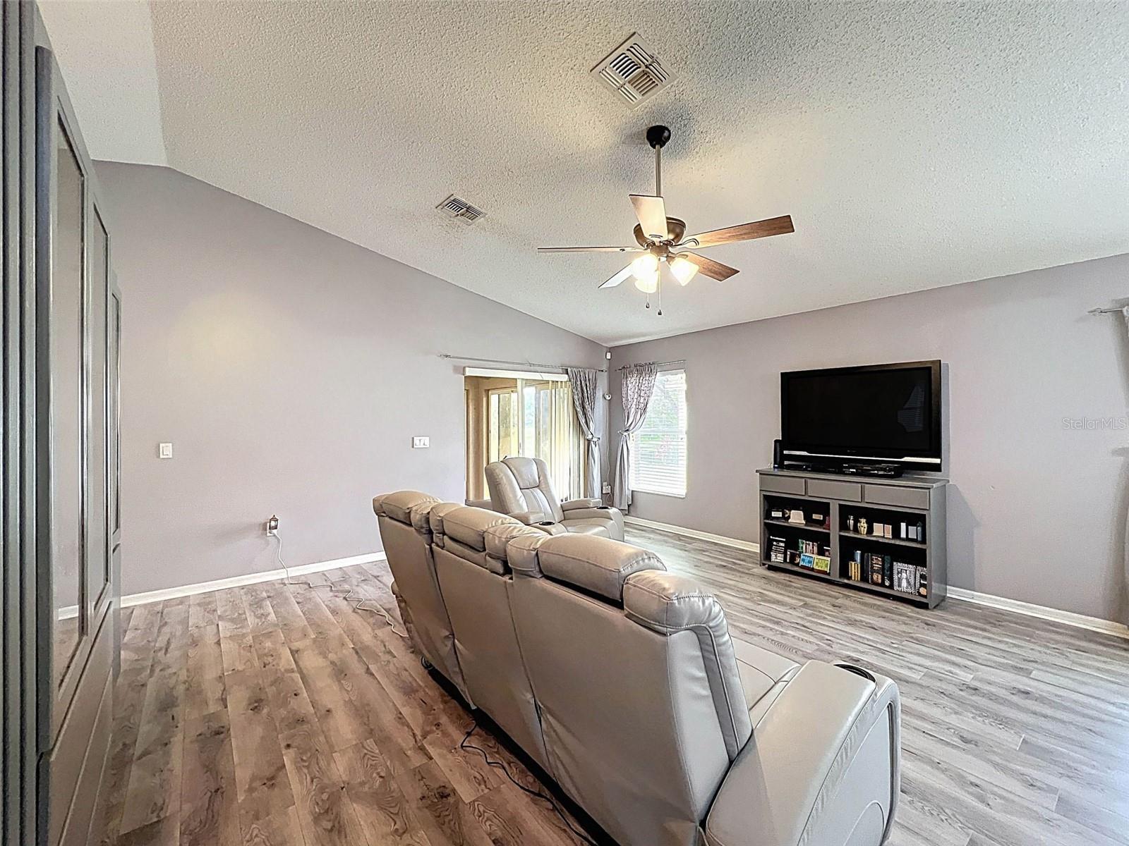 WELLINGTON AT SEVEN HILLS PH 6 - Residential