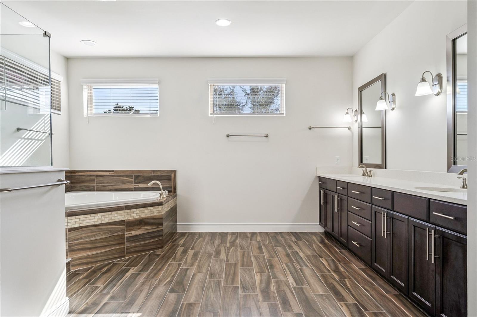 ENCLAVE AT VILLAGEWALK - Residential