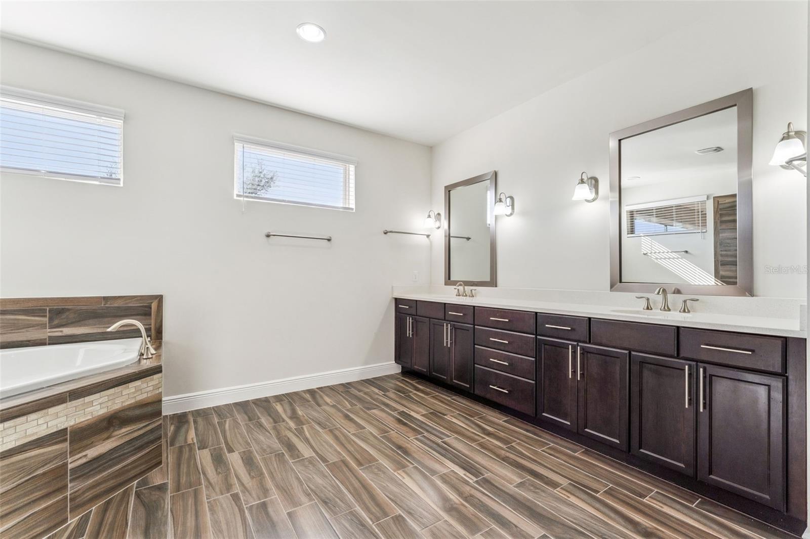 ENCLAVE AT VILLAGEWALK - Residential