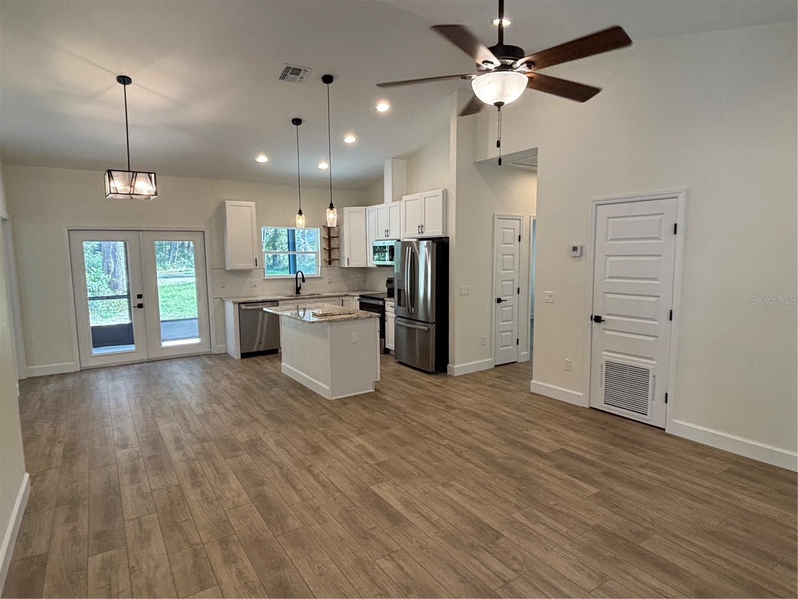 TANGERINE GROVE - Residential